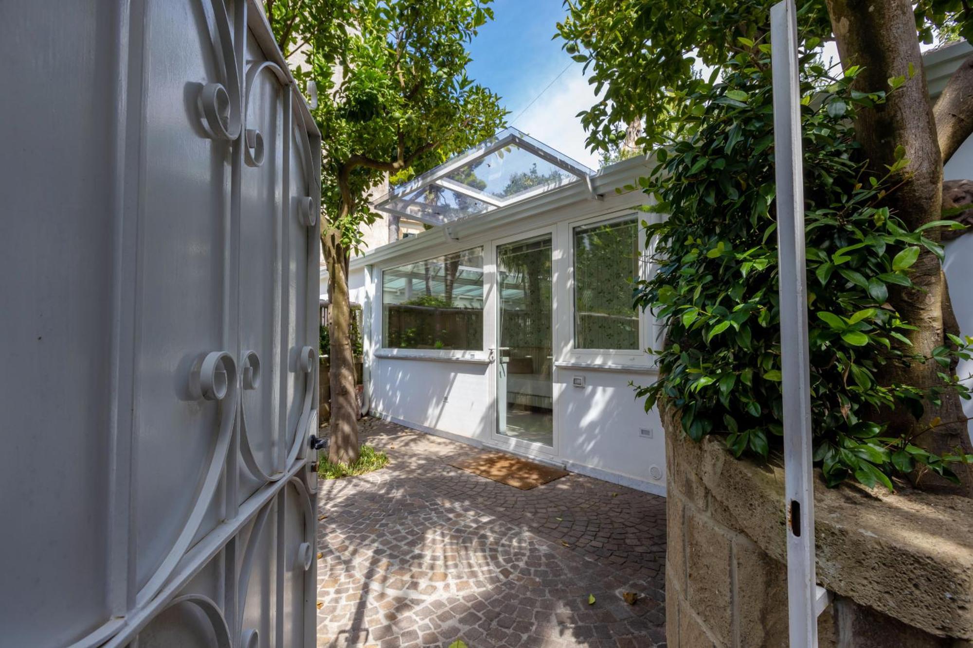 Relais Villa Savarese Sant'Agnello Exterior photo