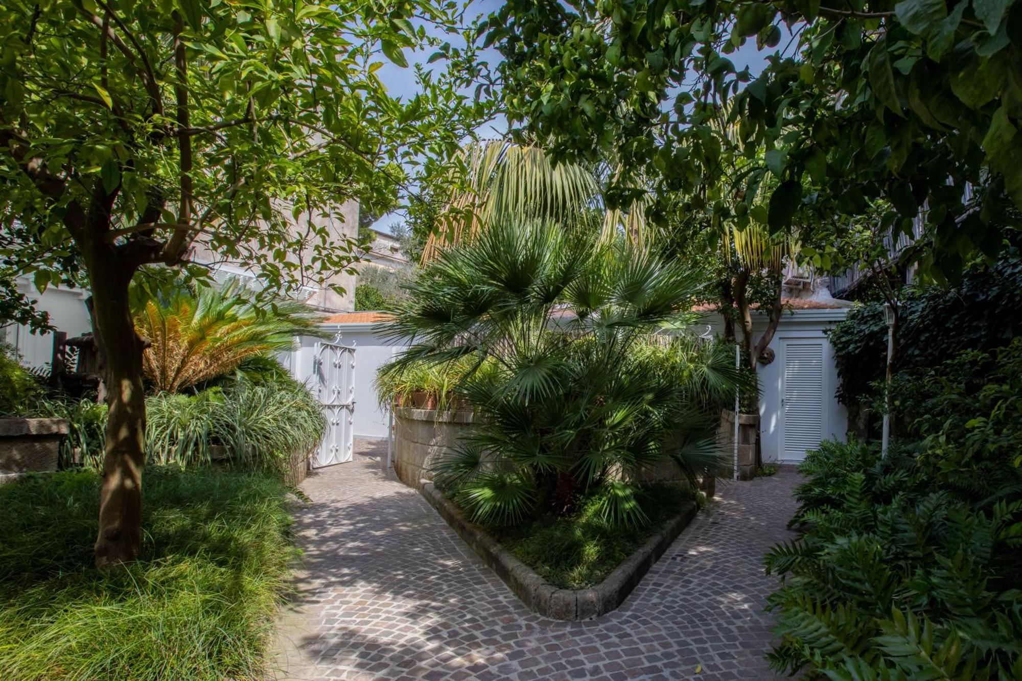 Relais Villa Savarese Sant'Agnello Exterior photo